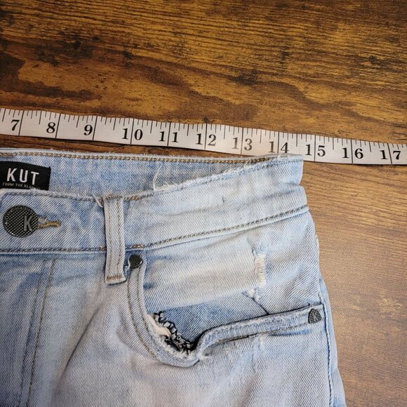 Kut From The Kloth Cut Off Shorts Size 6 Mid Rise Stretch Ripped Light Wash - Picture 6 of 10